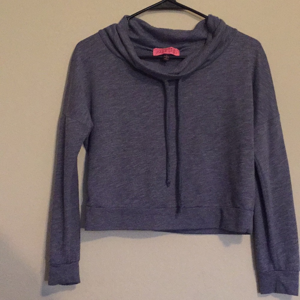 Cowl neck cropped sweater